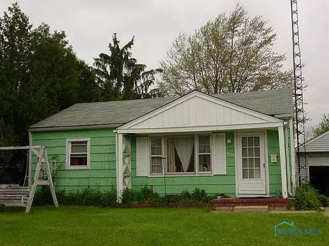 833 E Wilson St, Bryan, OH 43506 photo 2