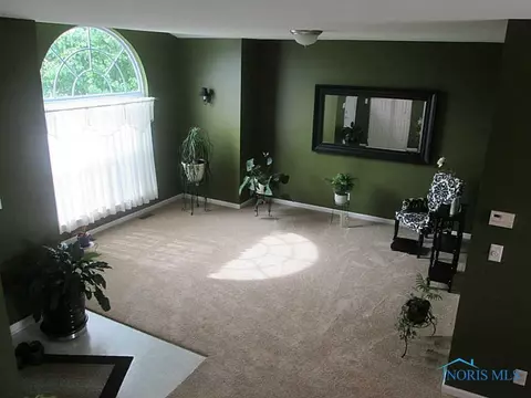 27768 Apache St, Walbridge, OH 43465 photo 5