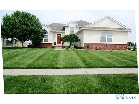 27768 Apache St, Walbridge, OH 43465 photo 1