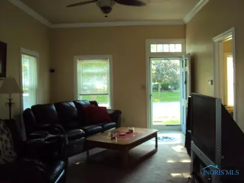 304 N Cherry St, Bryan, OH 43506 photo 2