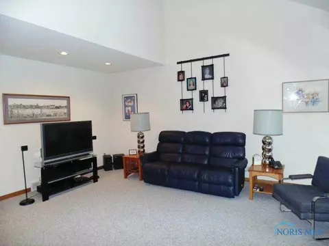 608 River Rd, Maumee, OH 43537 photo 6