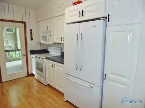 608 River Rd, Maumee, OH 43537 photo 7