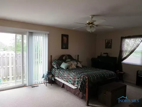29275 E Broadway St, Walbridge, OH 43465 photo 10