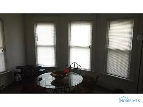 1009 Forest Ave, Toledo, OH 43607 photo 4