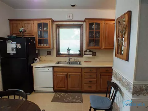 418 E Dudley St, Maumee, OH 43537 photo 5