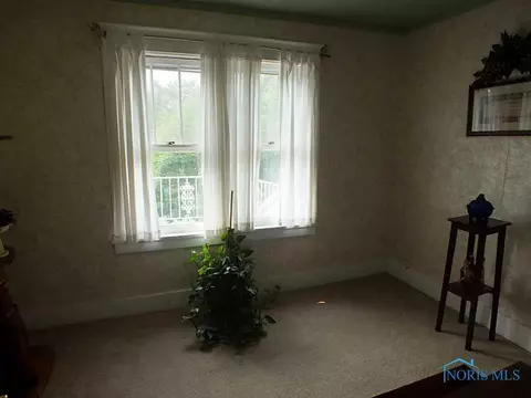 418 E Dudley St, Maumee, OH 43537 photo 9