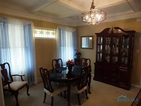 418 E Dudley St, Maumee, OH 43537 photo 3