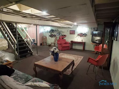 418 E Dudley St, Maumee, OH 43537 photo 6