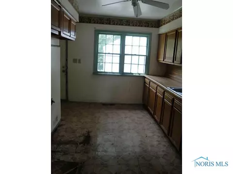 705 Ranch Dr, Toledo, OH 43607 photo 3