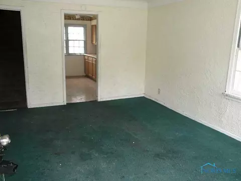 705 Ranch Dr, Toledo, OH 43607 photo 2