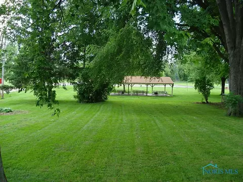 413 E Main St, Napoleon, OH 43545 photo 5