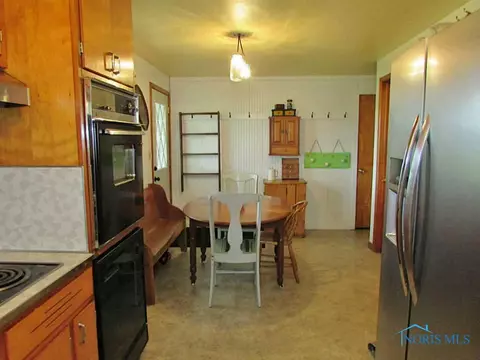 412 Olive Dr, Bryan, OH 43506 photo 3