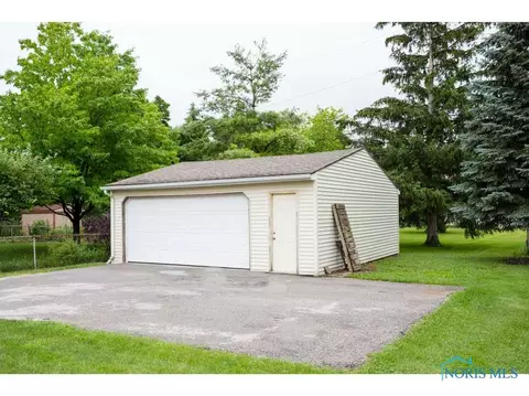 39 Springwood St E, Oregon, OH 43616 photo 20