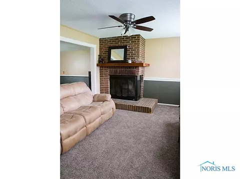 39 Springwood St E, Oregon, OH 43616 photo 7
