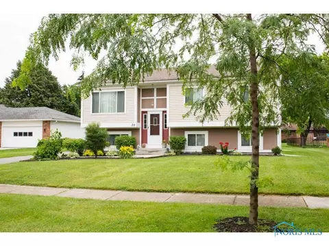 39 Springwood St E, Oregon, OH 43616 photo 2