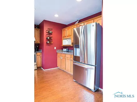 39 Springwood St E, Oregon, OH 43616 photo 10