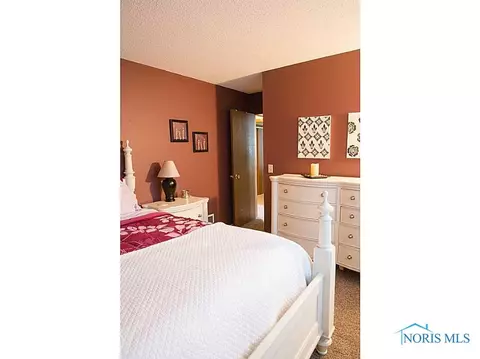 39 Springwood St E, Oregon, OH 43616 photo 14