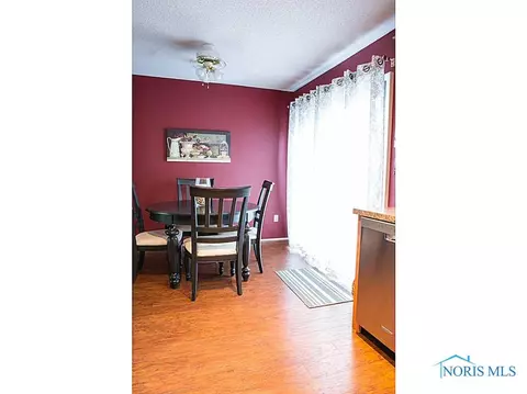 39 Springwood St E, Oregon, OH 43616 photo 8