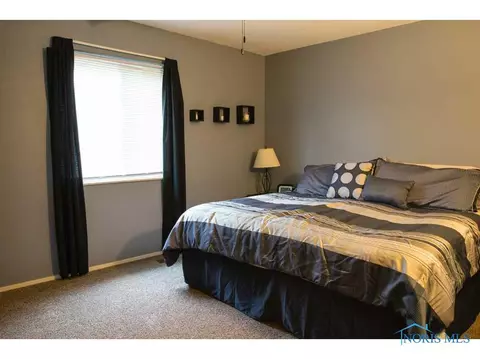 39 Springwood St E, Oregon, OH 43616 photo 11