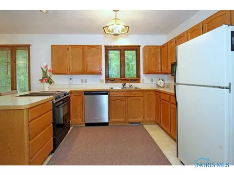 4601 Eber Rd, Monclova, OH 43542 photo 4
