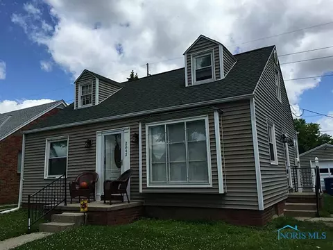 2242 Westmonte Rd, Toledo, OH 43607 photo 1
