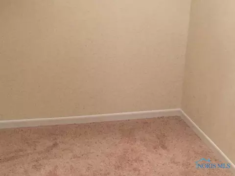 2242 Westmonte Rd, Toledo, OH 43607 photo 2