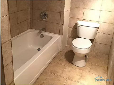 2242 Westmonte Rd, Toledo, OH 43607 photo 12