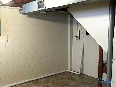 2242 Westmonte Rd, Toledo, OH 43607 photo 8