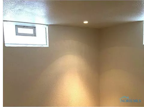 2242 Westmonte Rd, Toledo, OH 43607 photo 13