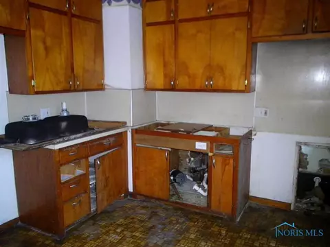 2308 Westmonte Rd, Toledo, OH 43607 photo 3