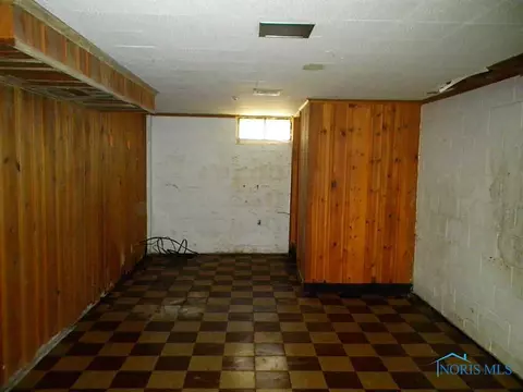 2308 Westmonte Rd, Toledo, OH 43607 photo 9
