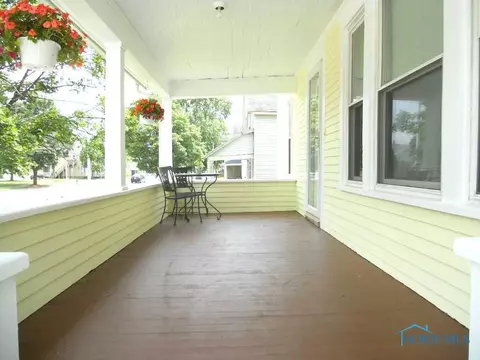722 S Main St, Bryan, OH 43506 photo 3