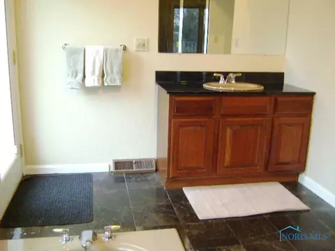 5740 Cedar Point Rd, Oregon, OH 43616 photo 11