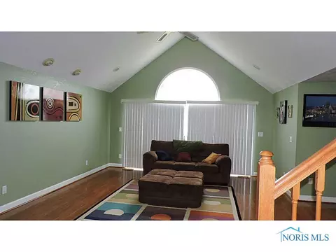 5740 Cedar Point Rd, Oregon, OH 43616 photo 4