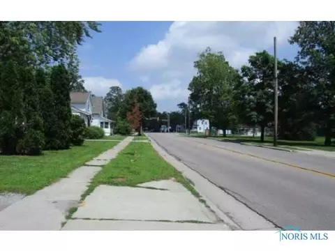 416 Center St, Bryan, OH 43506 photo 2
