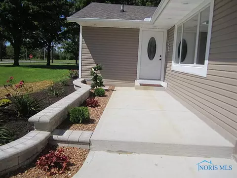 106 Grace St, Bryan, OH 43506 photo 3