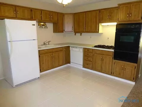 3065 Lambert Dr, Toledo, OH 43613 photo 8