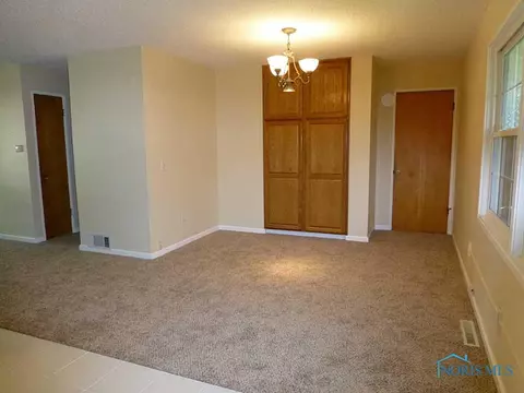3065 Lambert Dr, Toledo, OH 43613 photo 9