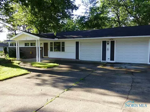 3065 Lambert Dr, Toledo, OH 43613 photo 2