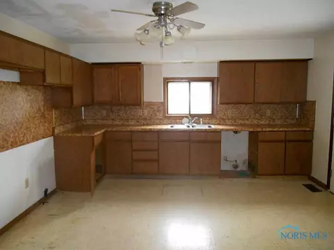 513 Sugar St, Paulding, OH 45879 photo 2