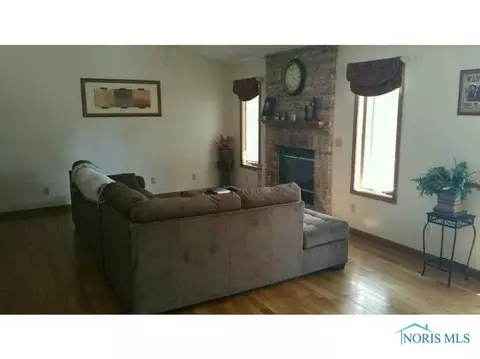 1445 Rays Dr, Bryan, OH 43506 photo 3