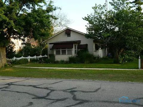 208 E Church St, West Unity, OH 43570 photo 1
