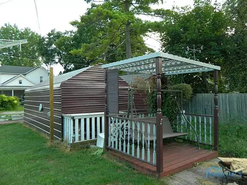 208 E Church St, West Unity, OH 43570 photo 5