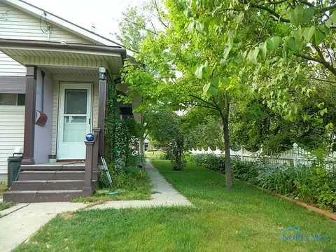 208 E Church St, West Unity, OH 43570 photo 6
