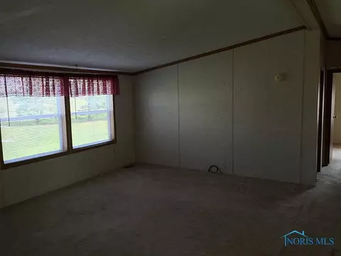 2124 Pear Tree Ln, Delta, OH 43515 photo 12