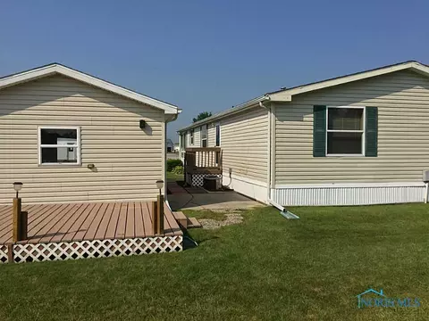 2124 Pear Tree Ln, Delta, OH 43515 photo 4