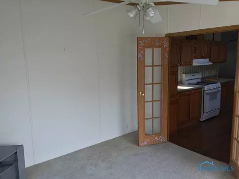 2124 Pear Tree Ln, Delta, OH 43515 photo 11