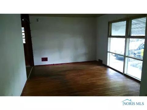 817 Ranch Dr, Toledo, OH 43607 photo 4