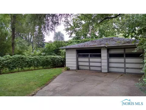 817 Ranch Dr, Toledo, OH 43607 photo 3