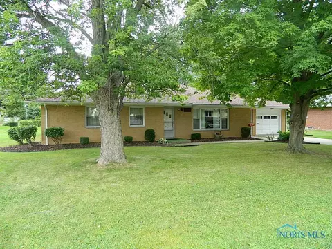 606 Maple St, Stryker, OH 43557 photo 1